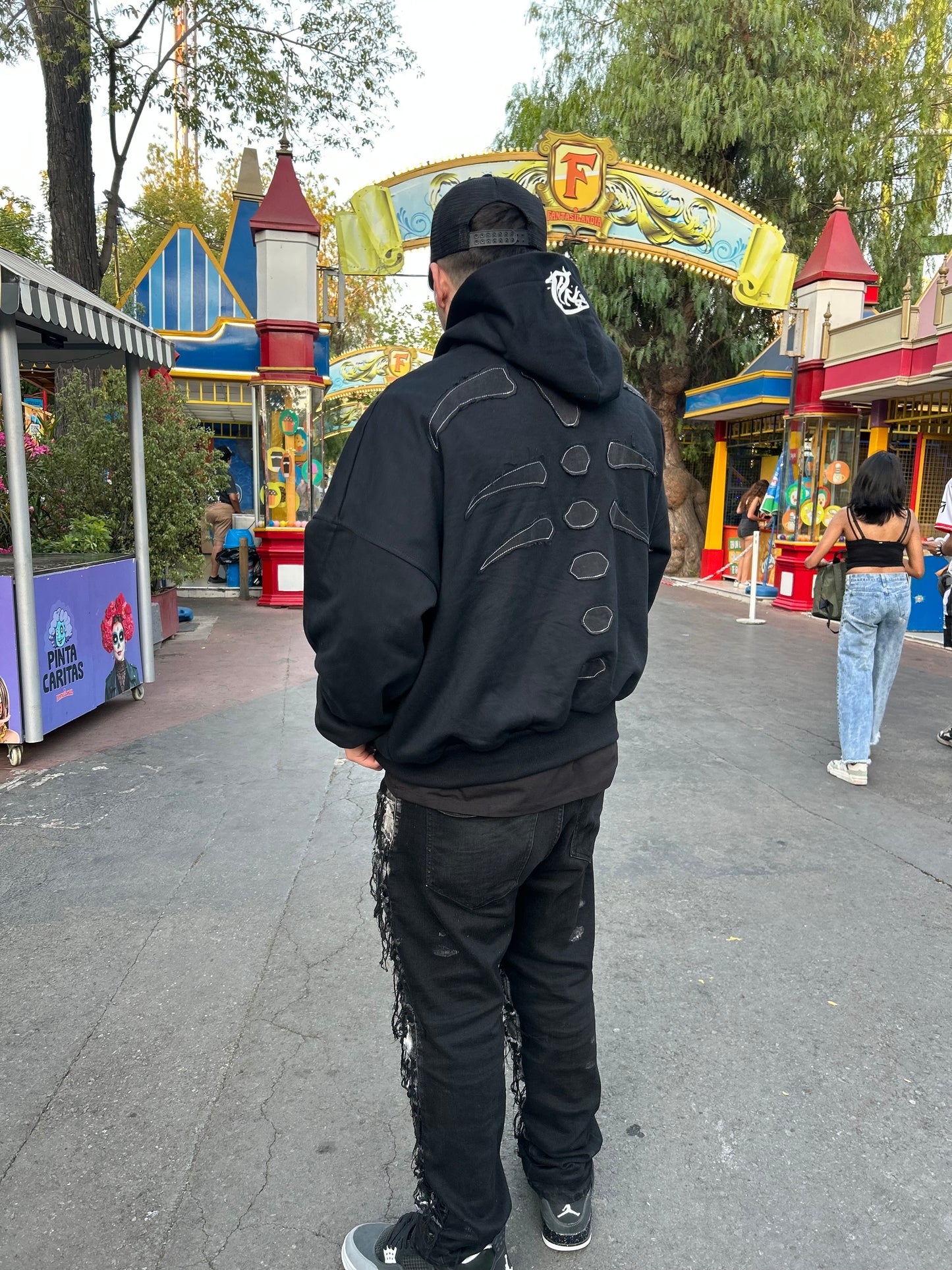 Black-skull boxy fit